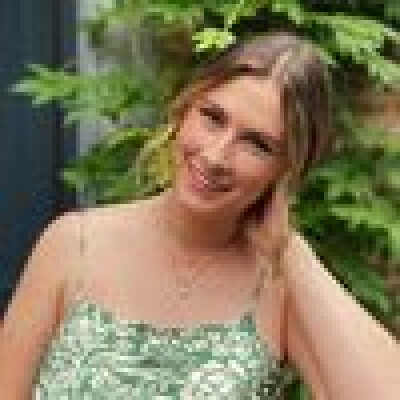Clara  zoekt een Appartement / Studio in Antwerpen