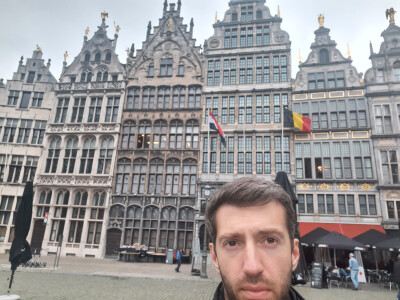 Simon zoekt een Studio in Antwerpen