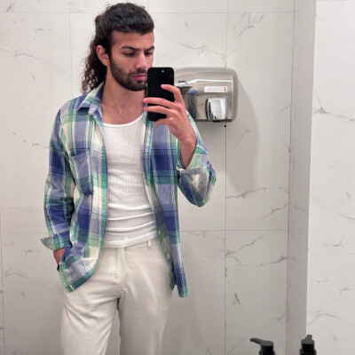 Yousif zoekt een Kamer / Appartement / Studio in Antwerpen