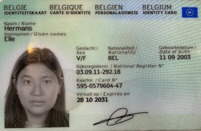Elle zoekt een Studio in Antwerpen