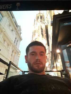 Axel zoekt een Studio in Antwerpen