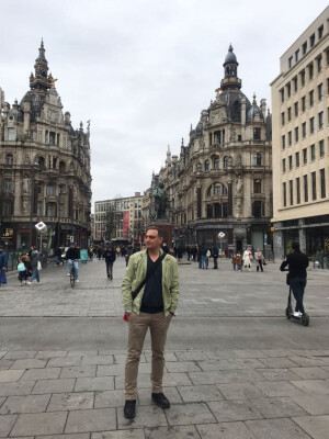 vahid zoekt een Studio in Antwerpen